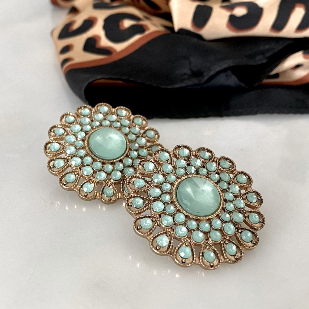 3 for $30 💗💙 Green and gold flower post earrings
